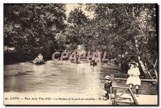 CPA Lyon Parc de la Tete d'Or La Riviere et le pont en rocailles 