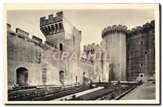 CPA Chateau de Tarascon B du R La Basse Cour 