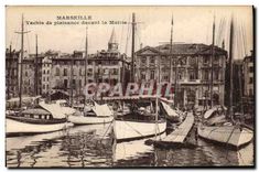 CPA Marseille Yachts de plaisance devant de la Mairie 
