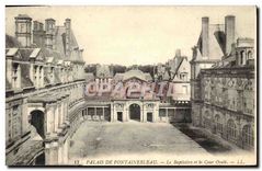 CPA Palais de Fontanebleau Le Baptistere et le Cour Ovale 