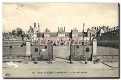 CPA Palais de Fontainebleau Cour des Adieux 