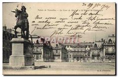 CPA Palais de Versailles La Cour de Marbre et la Statue de Louis XIV 