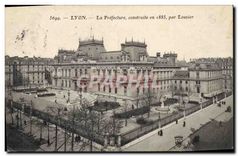 CPA Lyon La Prefecture construite par Louvier 