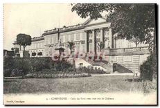 CPA Compiegne Coin du Parc avec vue sur le Chateau