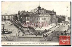 CPA Bordeaux Le Cours du Trente Juillet et les Allees de Tourny 