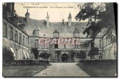 CPA Chateauneuf sur Cher Cour d'Honneur du Chateau 