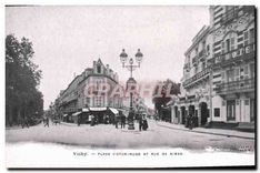 CPA Vichy Plage Victor Hugo et Rue de nimes 
