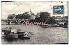 CPA Paris Le Pont Neuf et la Cite Bateaux
