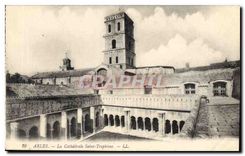 CPA Arles La Cathedrale Saint Trophime 