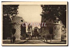 CPA Arles Bouches du Rhone Porte de la Cavalerie 