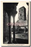 CPA Arles sur Rhone Cour du Cloitre et clocher de la Cathedrale Ste Trophime XII siecle 