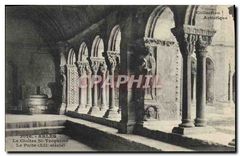 CPA Arles Le Cloitre St Trophime Le Puits XII siecle 