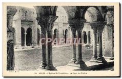 CPA Arles L'Eglise St Trophime La Cour du Cloitre 