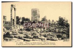 CPA Arles Vestiges du Theatre Romain Tour des Sarrazins 
