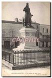 CPA Aigues Mortes La Statue de Saint Louis 