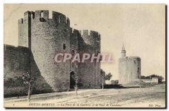 CPA Aigues Mortes La Porte de la Gardette et la Tour de Constance 