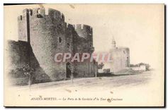 CPA Aigues Mortes La Porte de la Gardette et la Tour de Constance 