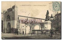 CPA Aigues Mortes Statue de St Louis et Eglise 