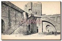 CPA Aigues Mortes La Tour des Bourguignons 
