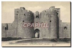CPA Remparts d'Aigues Mortes La Porte de la Reine 