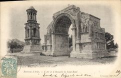 CPA Environs d'Arles l'Arc et le Mausolee de Saint Remi 