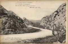 CPA St Remy de Provence les Alpilles Defile de Peiro Malo 