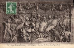 CPA Saint Remy de Provence les Antiques Bas relief du Mausolee Facade Est 