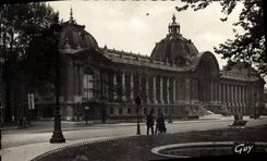 CPM Paris et ses Merveilles le petit Palais 