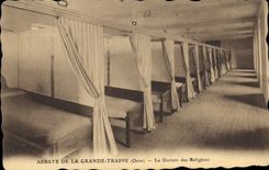 CPA Abbaye de la Grande Trappe Orne Le Dorttoir des Religieux 