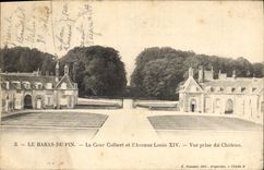 CPA Le Haras du Pin La Cour Colbert et l'Avenue Louis XIV Vue prise du Chateau 