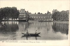 CPA Fontainebleau Le Chateau et l'Etang aux Carpes 