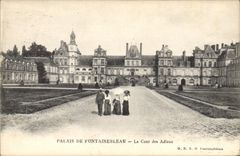 CPA Palais de Fontainebleau La Cour des Adieux 
