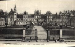 CPA Fontainebleau Le Palais La Cour des Adieux 