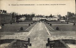 CPA Palais de Fontainebleau La Cour des Adieux vue prise de la terrasse 