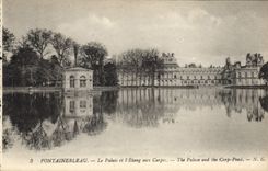 CPA Fontainebleau Le Palais et l'Etang aux Carpes 