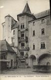 CPA Saumur M et L Le Chateau Cour Interieure 