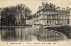 CPA Fontainebleau Le Palais l'Etang et le Pavillon du Musee Chinois 