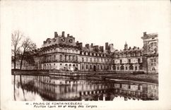 CPA Palais de Fontainebleau Pavillon Louis XV et etang des carpes 
