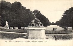 CPA Fontainebleau Le Parc Vue sur le Canal 
