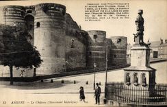 CPA Angers Le Chataeu Monument Historique 