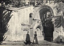 CPA Arles Les Alyscamps Chapelle de la Tour 