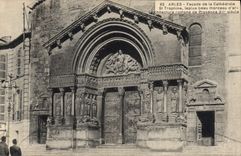 CPA Arles Facade de la Cathedrale St Trophine 