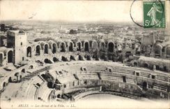 CPA Arles Les Arenes et la Ville 