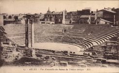 CPA Arles Vue d'Ensemble des Ruines du Theatre antique 