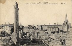 CPA Arles Ruines du Theatre Antique et le Clocher de Saint Charles 