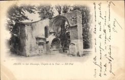 CPA Arles Les Aliscamps Chapelle de la Tour 