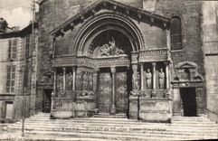 CPA Arles Portail de l'Eglise Saint Trophime 