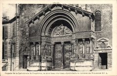 CPA Arles Facade de la Cathedrale Saint Trophime le plus beau morceau d'architecture romane de prove