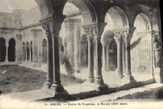 CPA Arles Cloitre Saint Trophime le Porche 