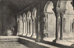 CPA Arles Le Cloitre Saint Trophime Le Puits 